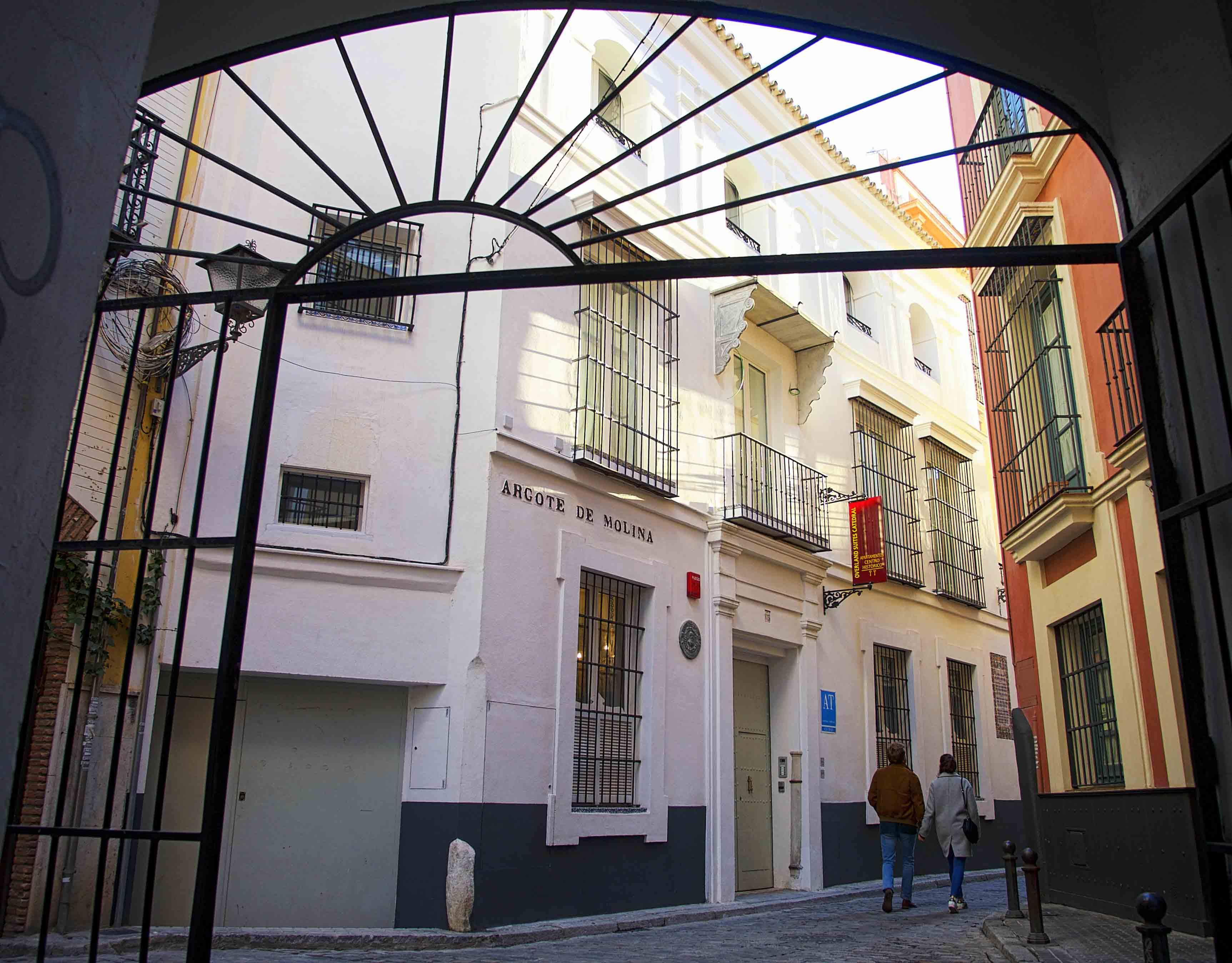 Overland Suites Catedral Seville Exterior photo
