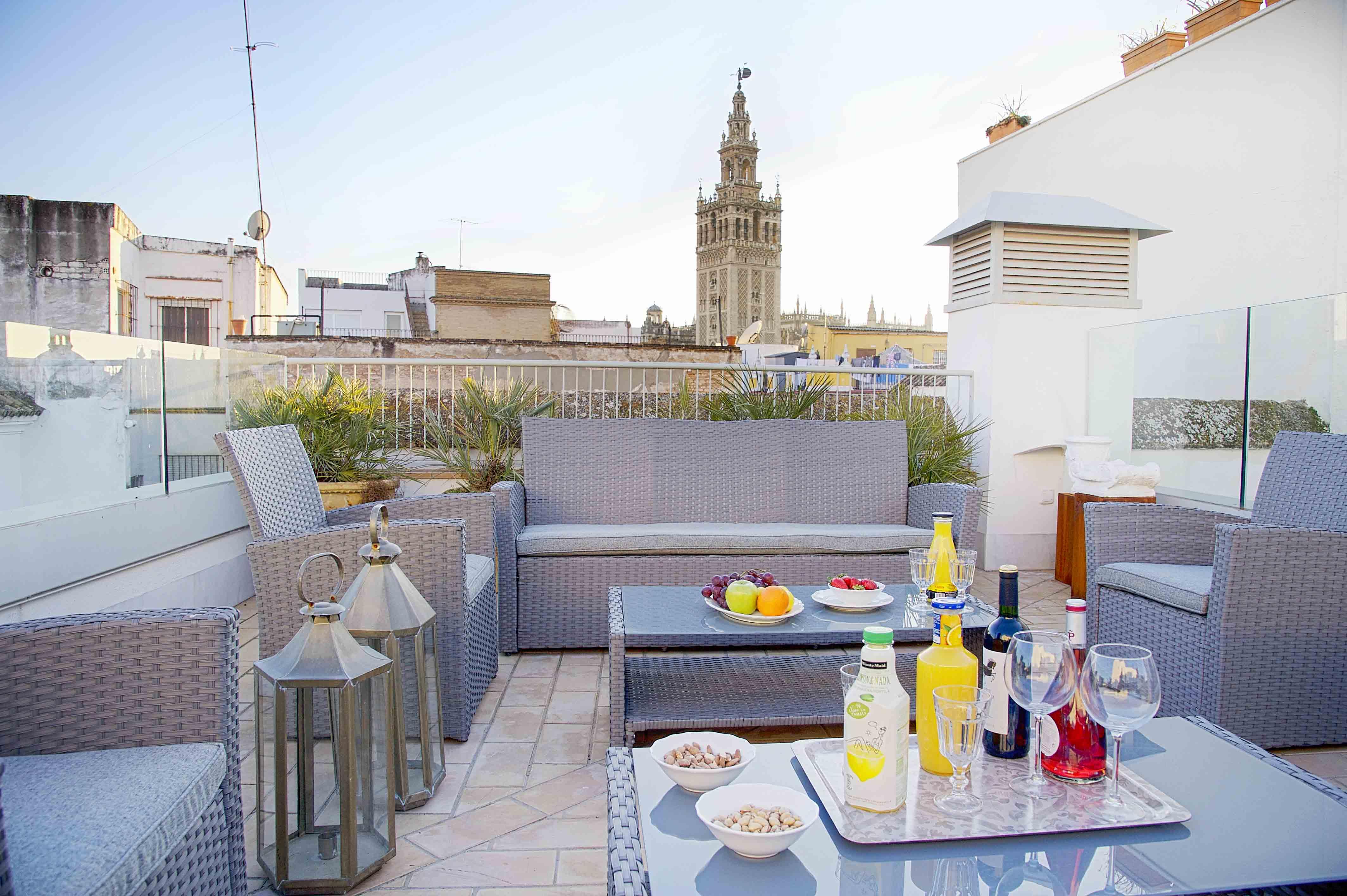 Overland Suites Catedral Seville Exterior photo