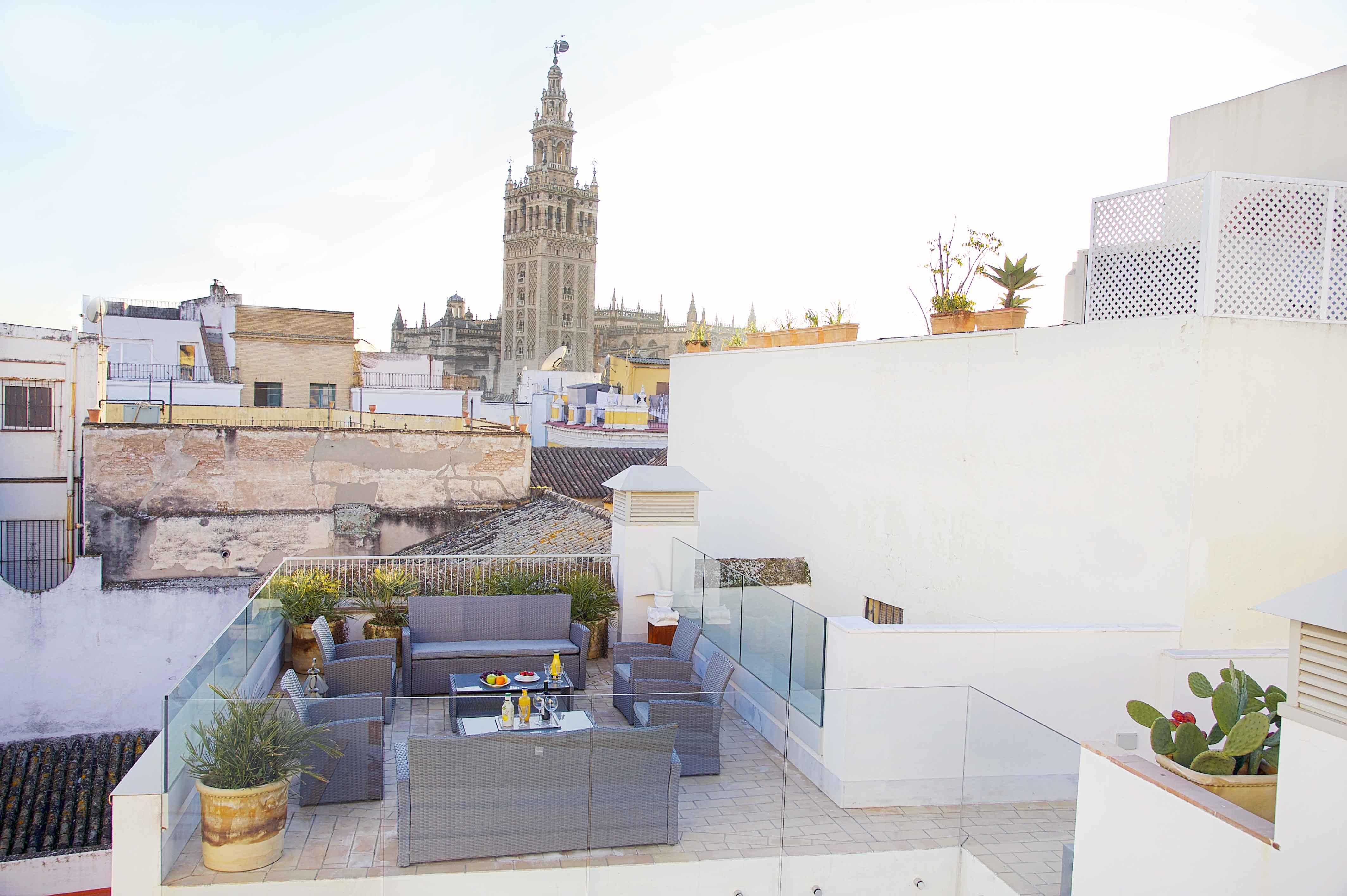 Overland Suites Catedral Seville Exterior photo